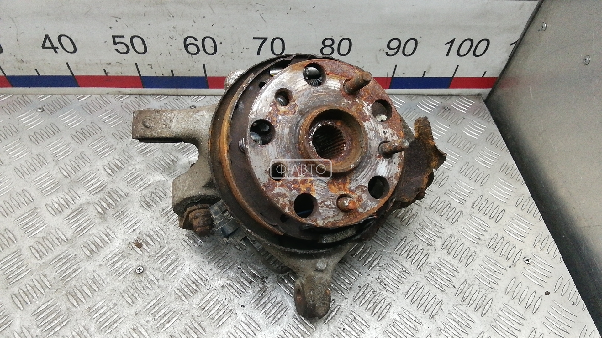 Ступица задняя левая