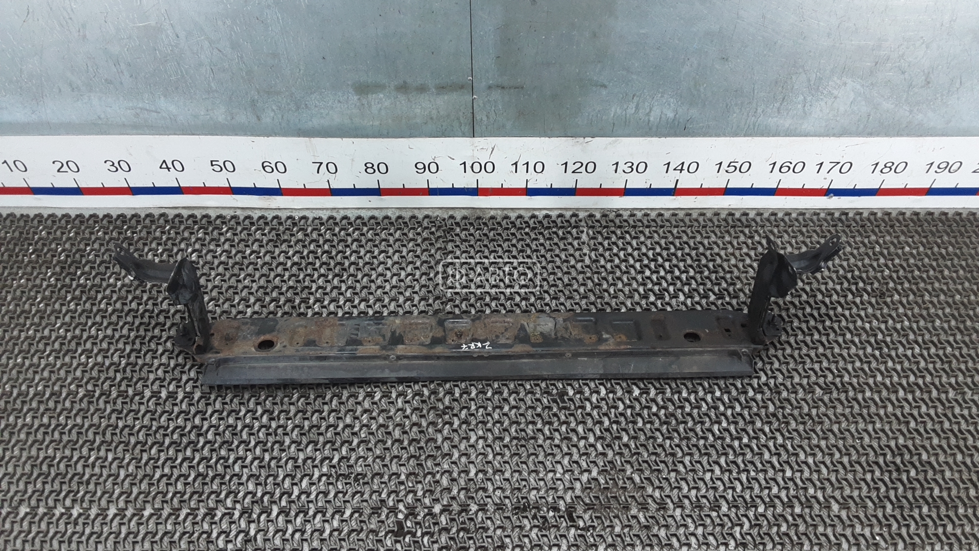 Подрамник радиаторов