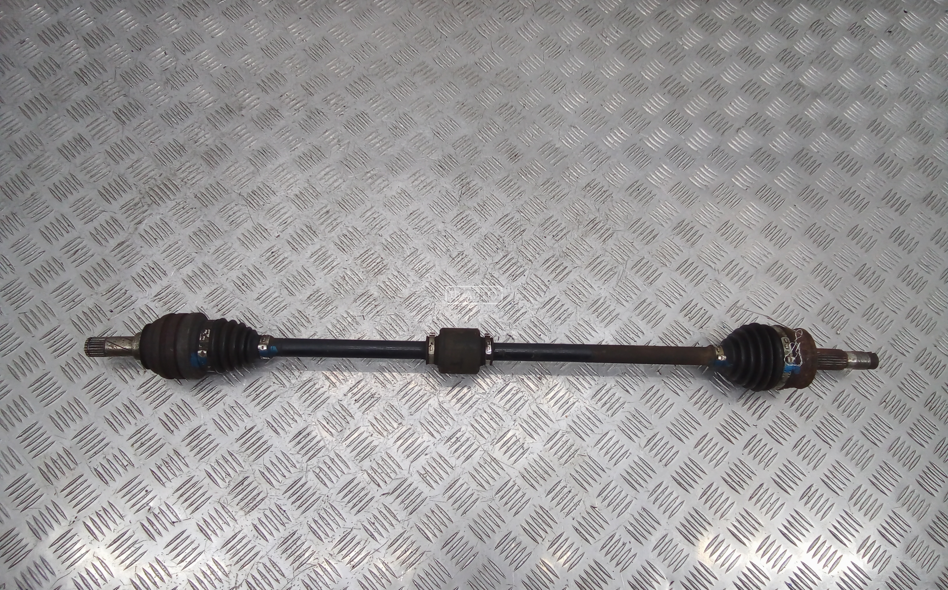 Привод передний правый