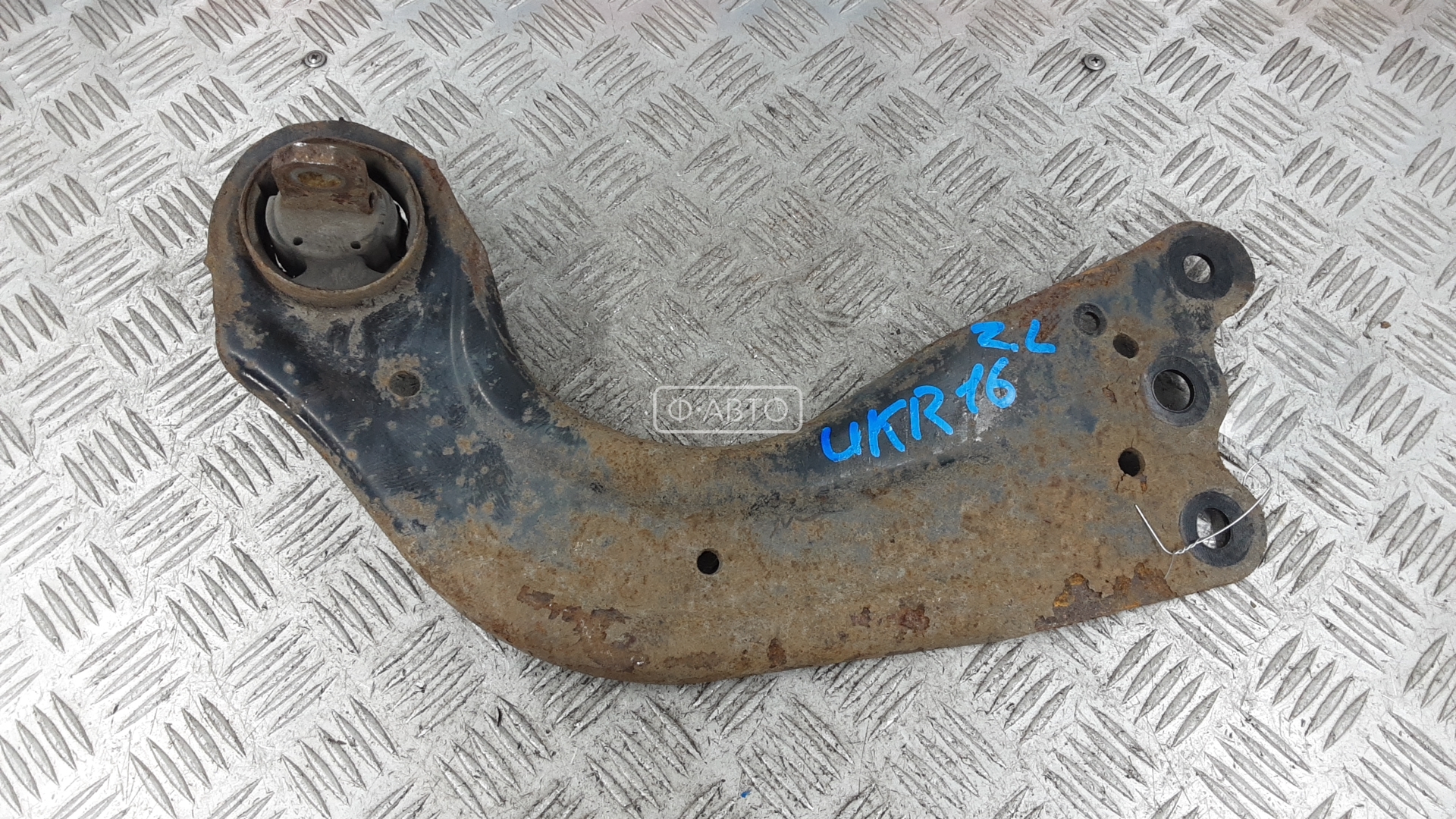 Рычаг задний