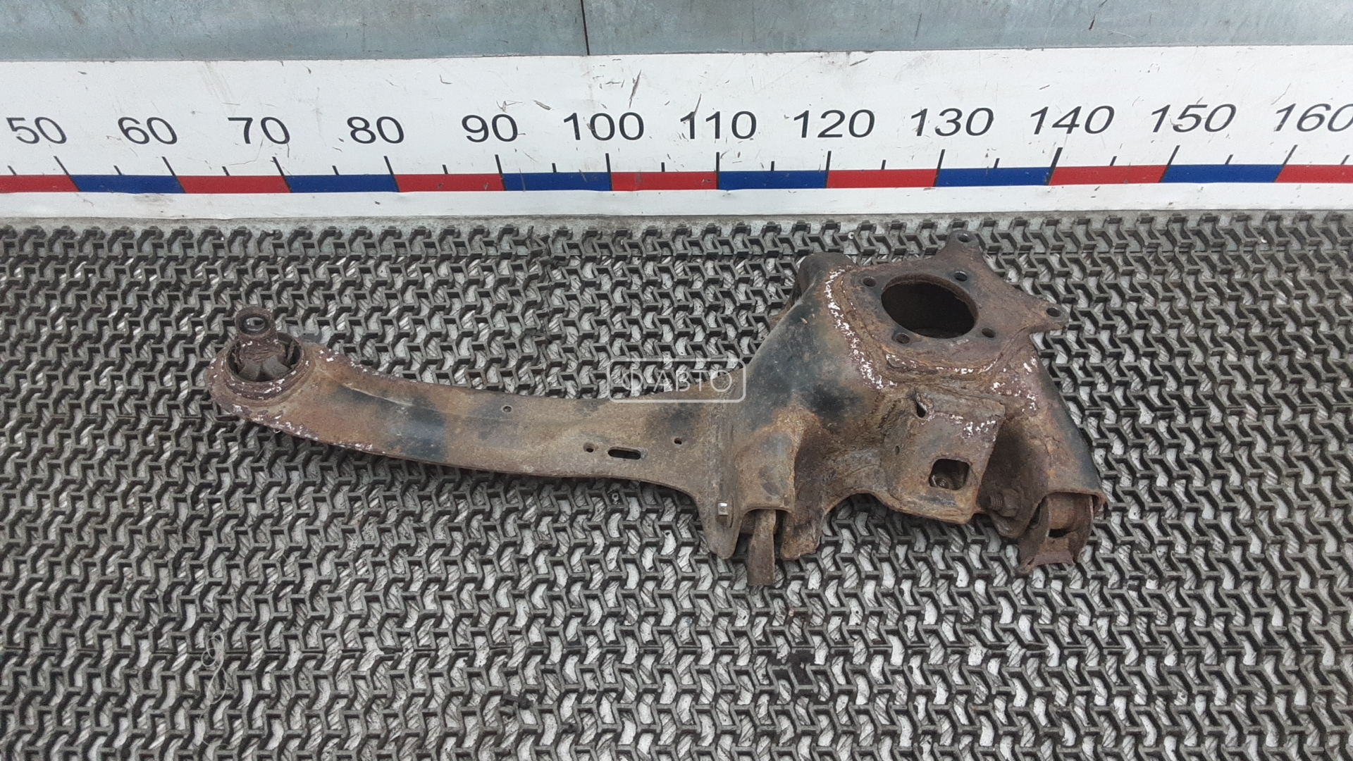 Рычаг задний