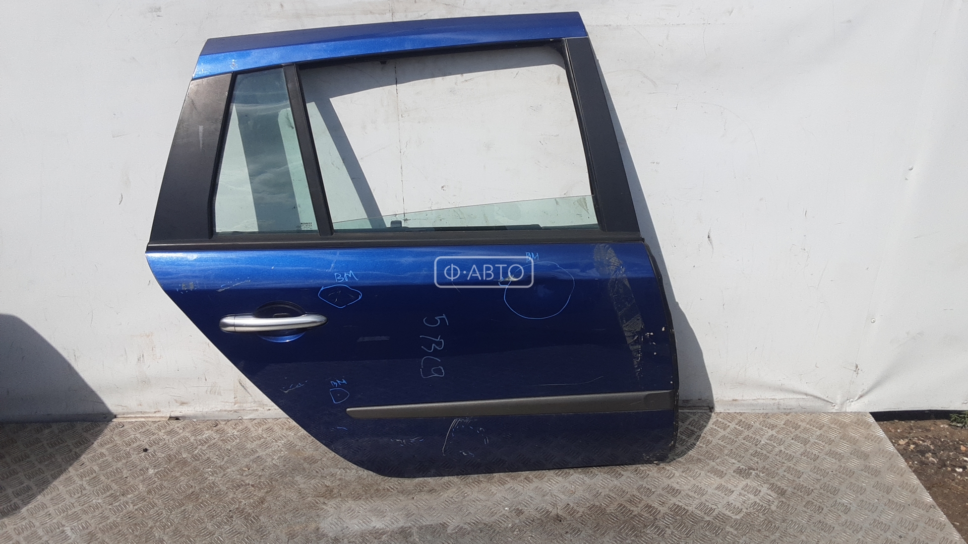 Дверь задняя правая