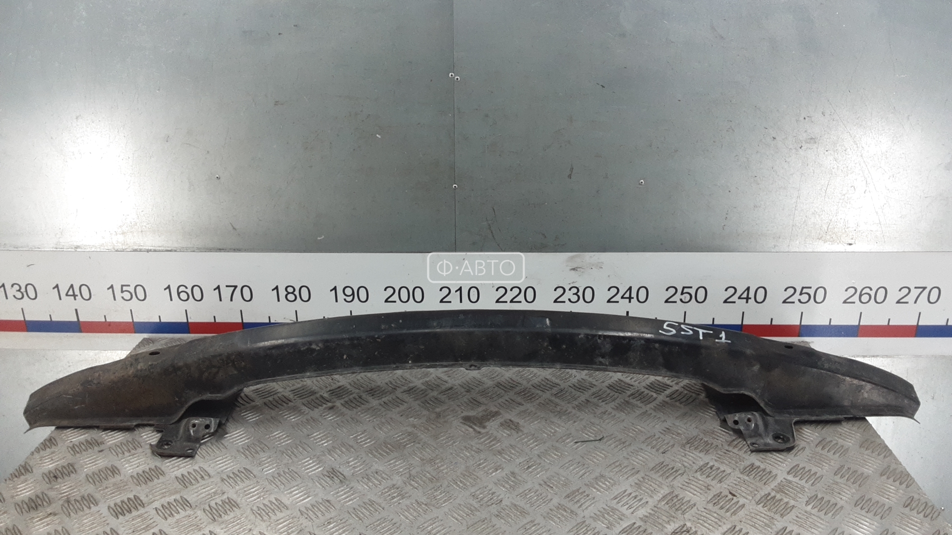 Усилитель бампера передний (кронштейн)