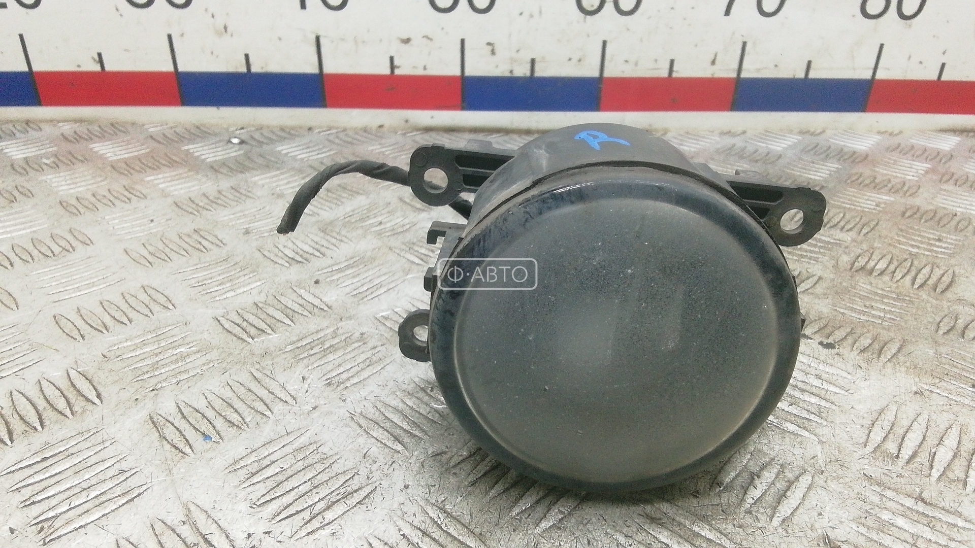 Фара галогенная правая передняя