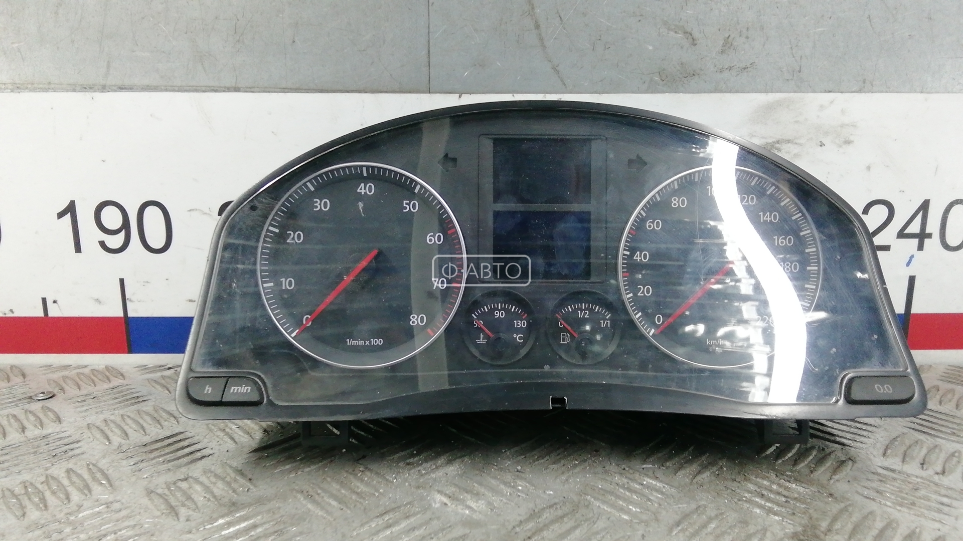 Щиток приборов