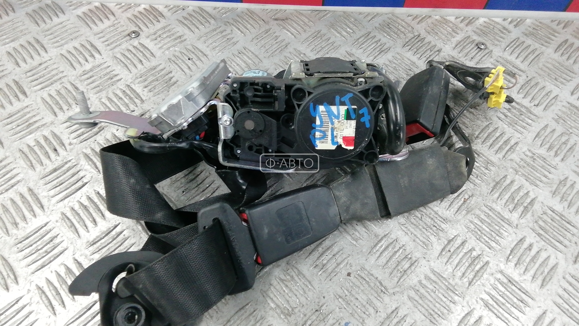 Ремень безопасности с пиропатроном сиденья переднего