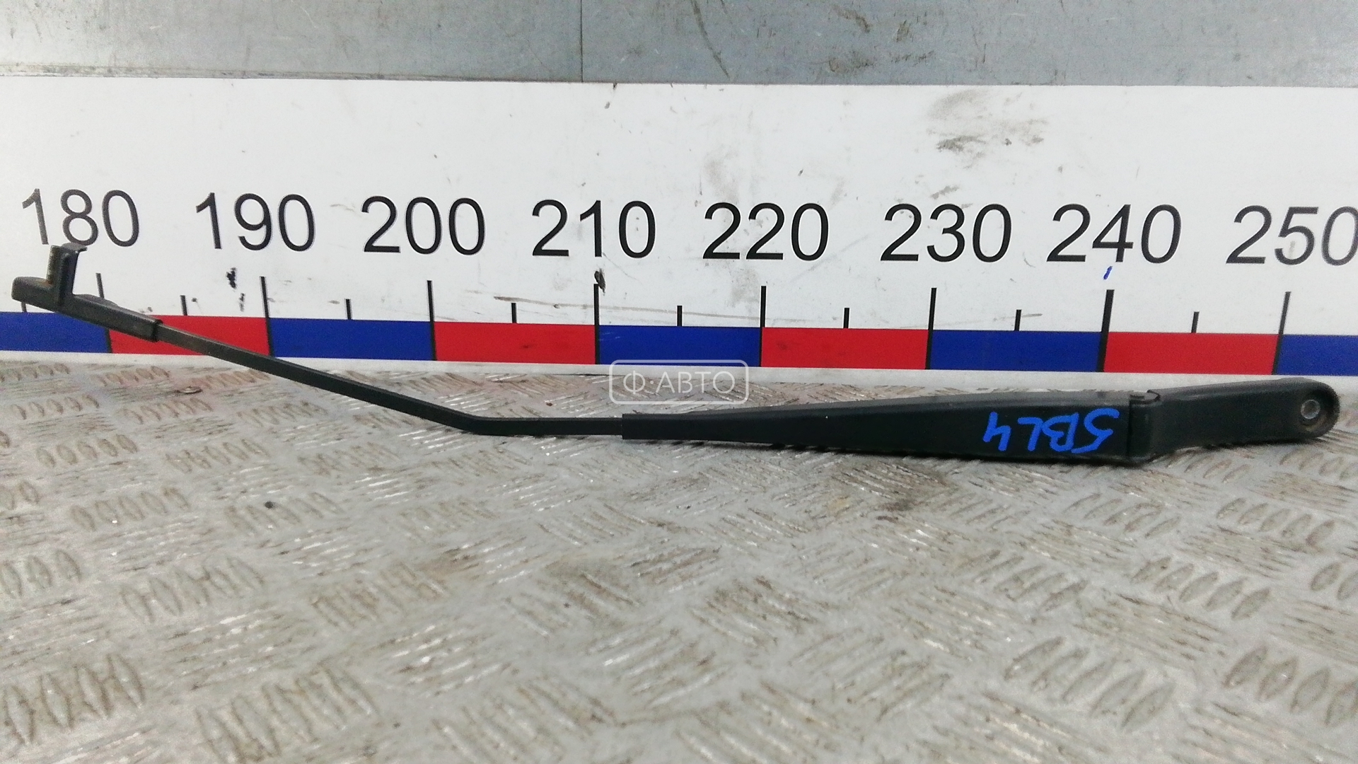 Щеткодержатель лобового стекла