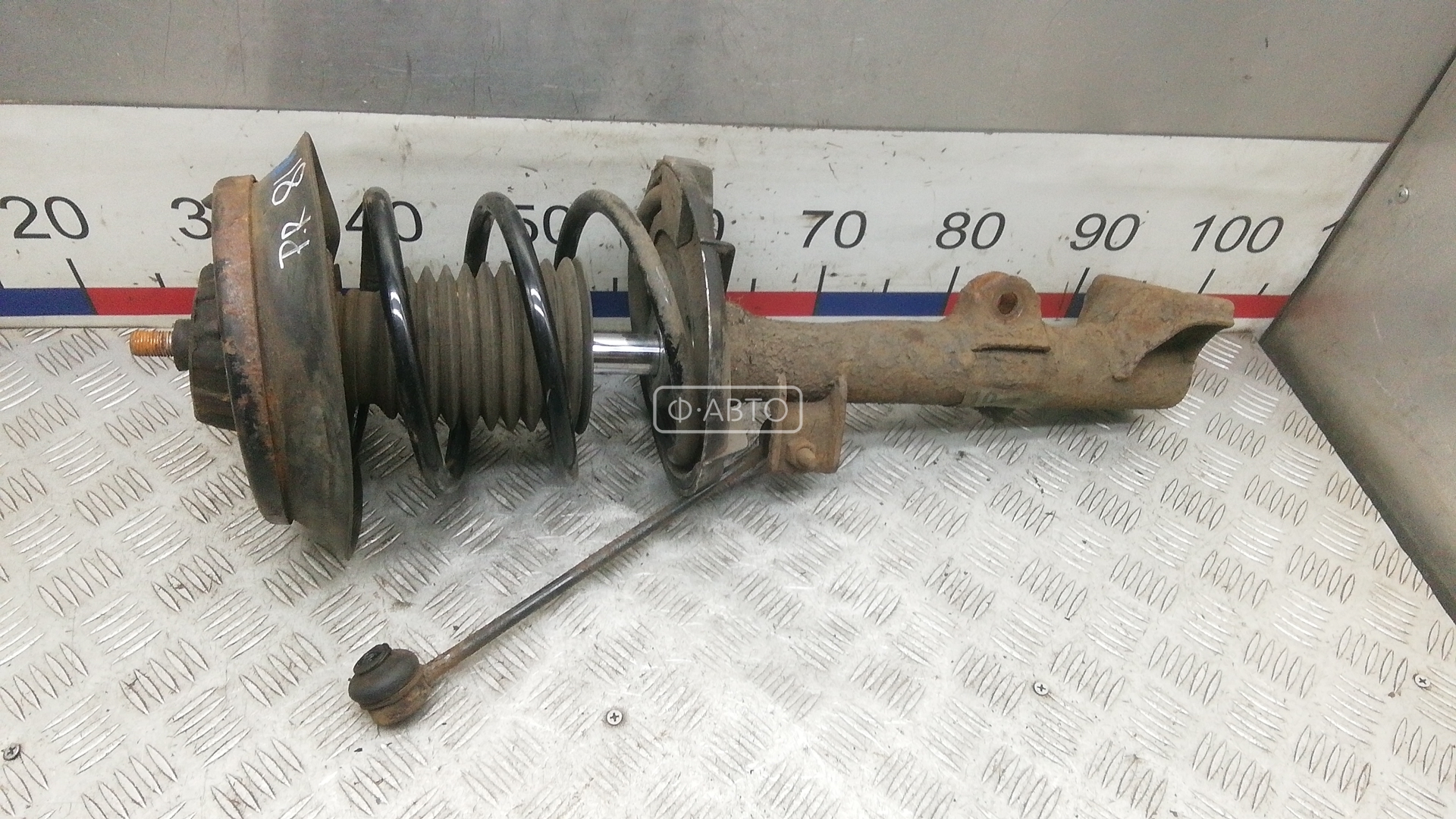 Стойка передняя правая