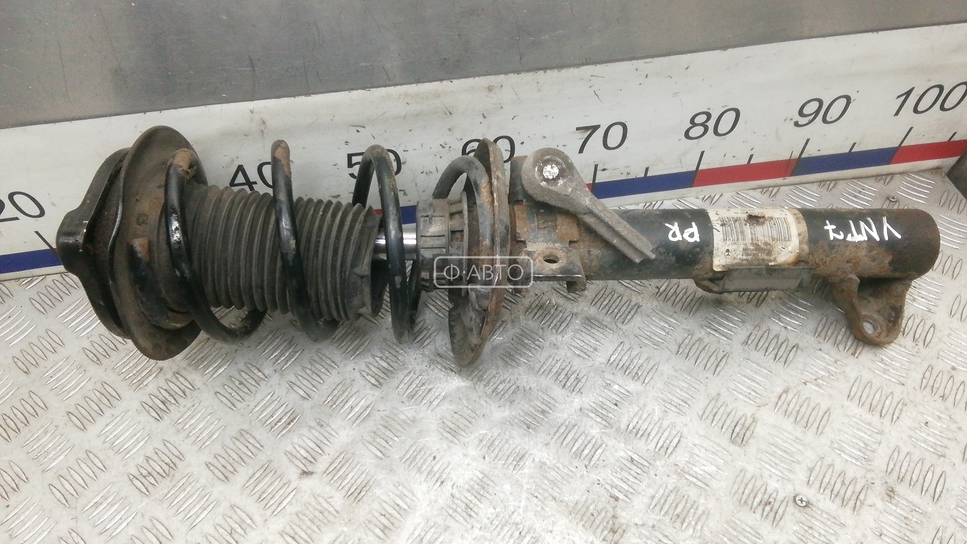 Стойка передняя правая