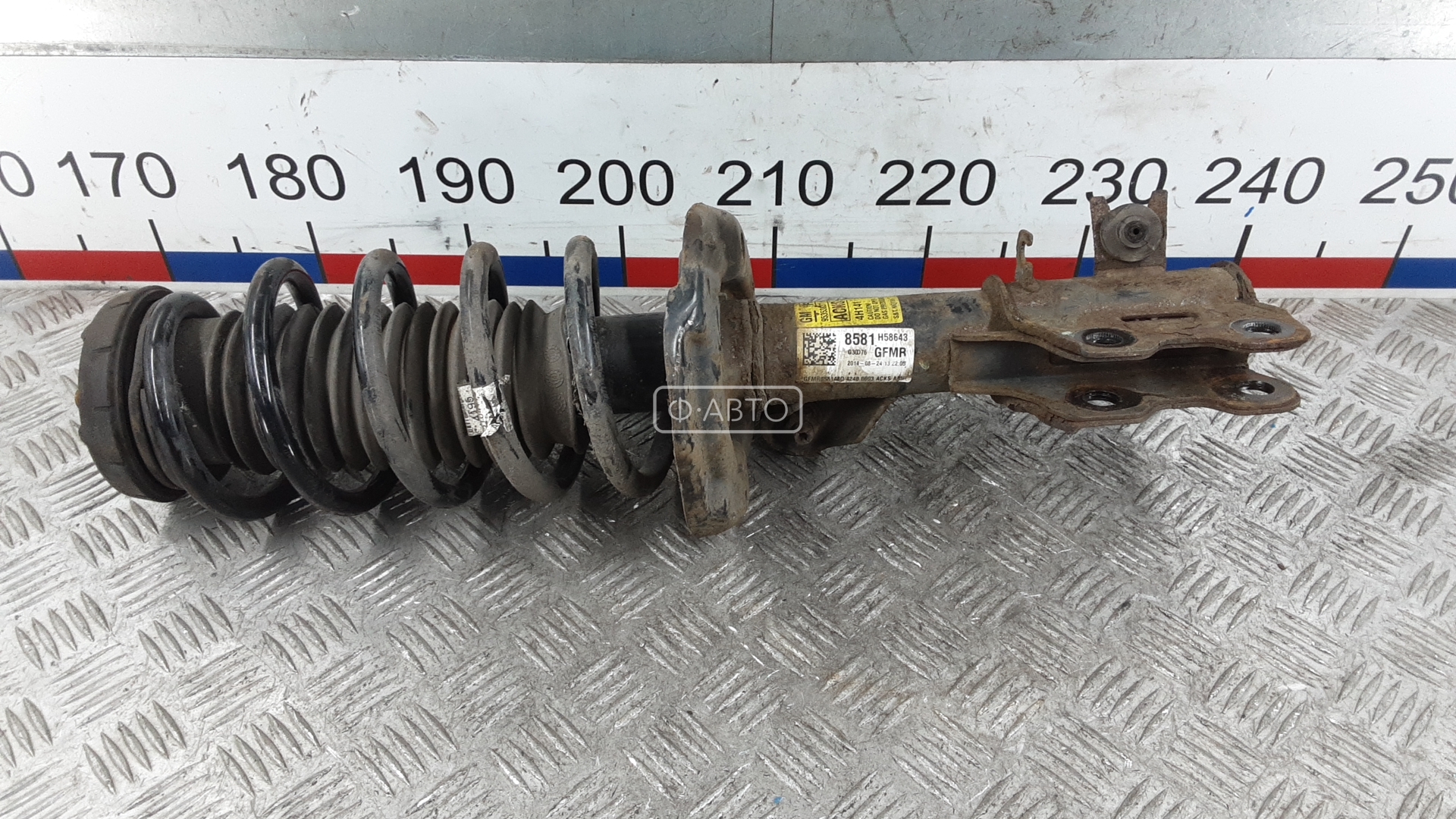 Стойка передняя правая