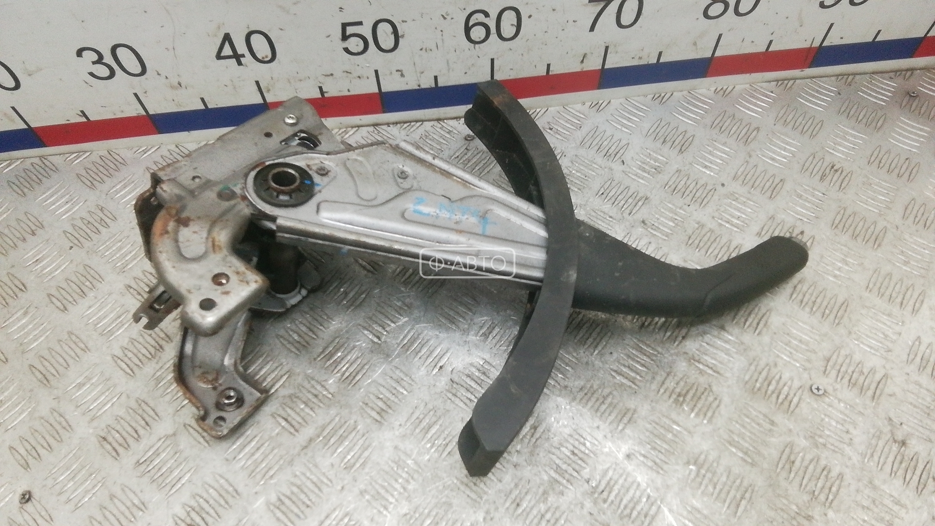 Рычаг ручного тормоза (ручник)