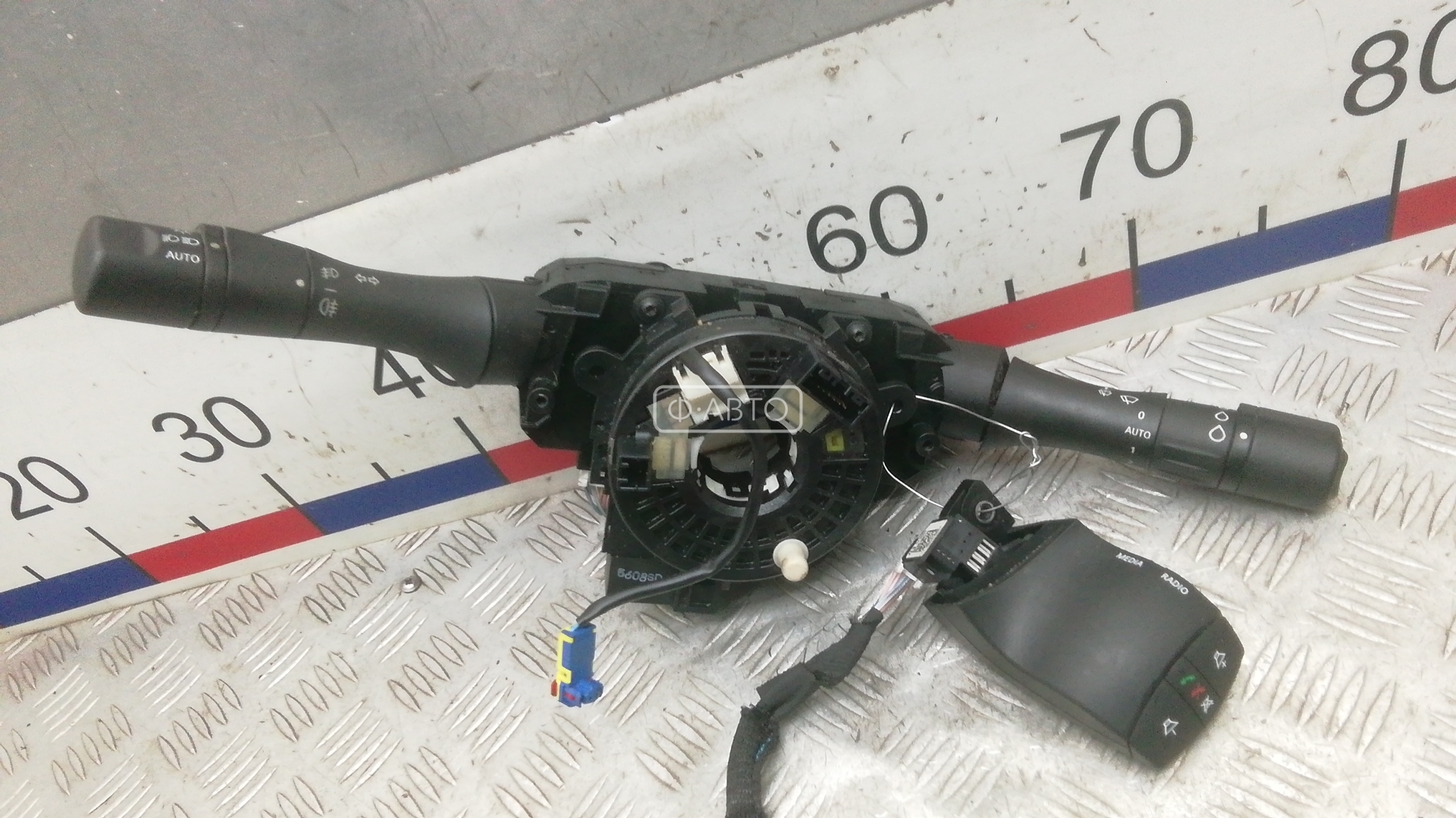 Переключатель поворотов и дворников (стрекоза)