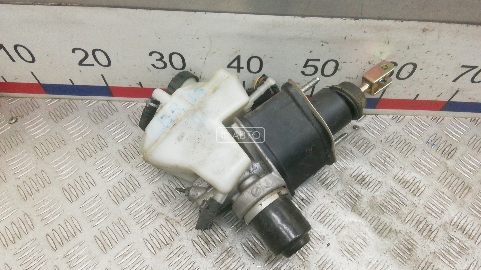 Вакуумный усилитель тормозов