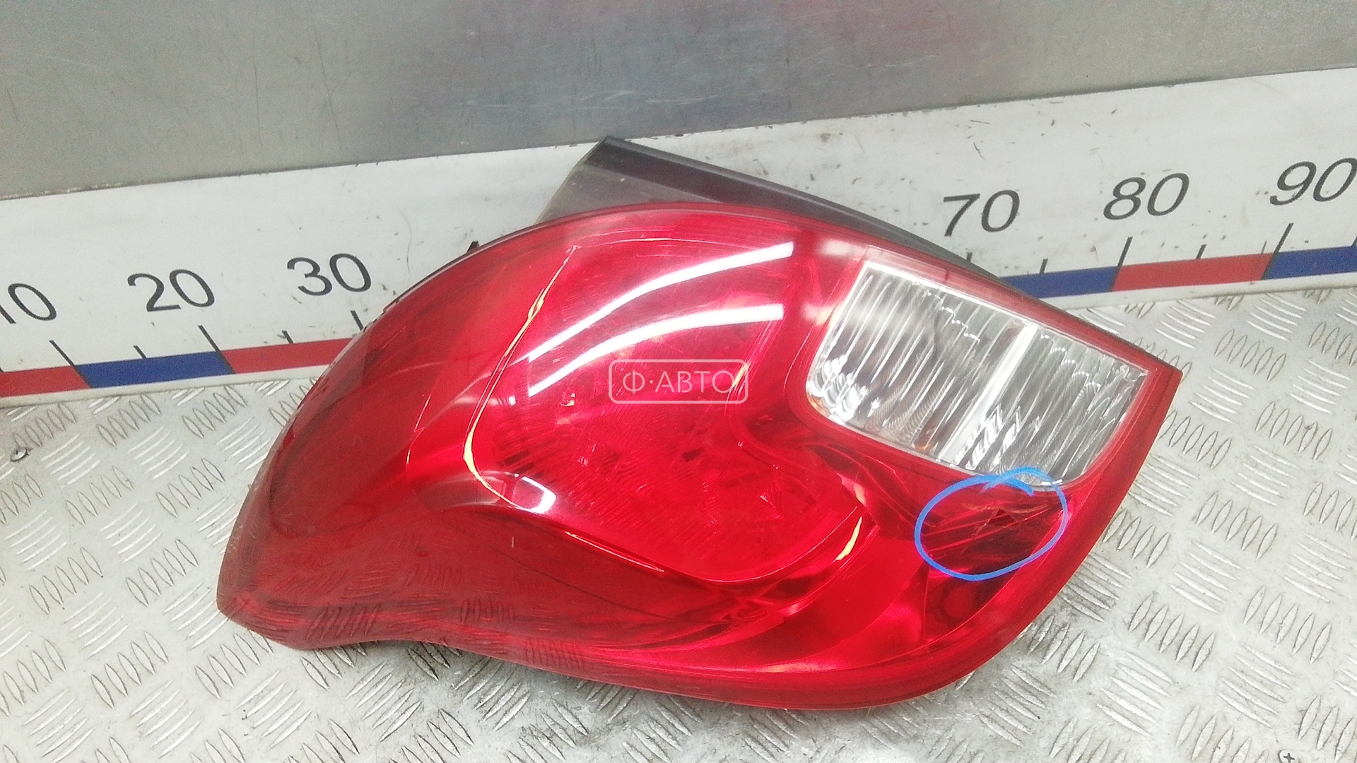 Фонарь задний левый