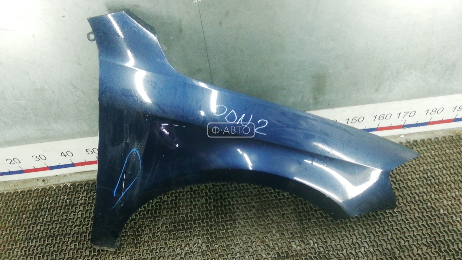 Крыло переднее правое