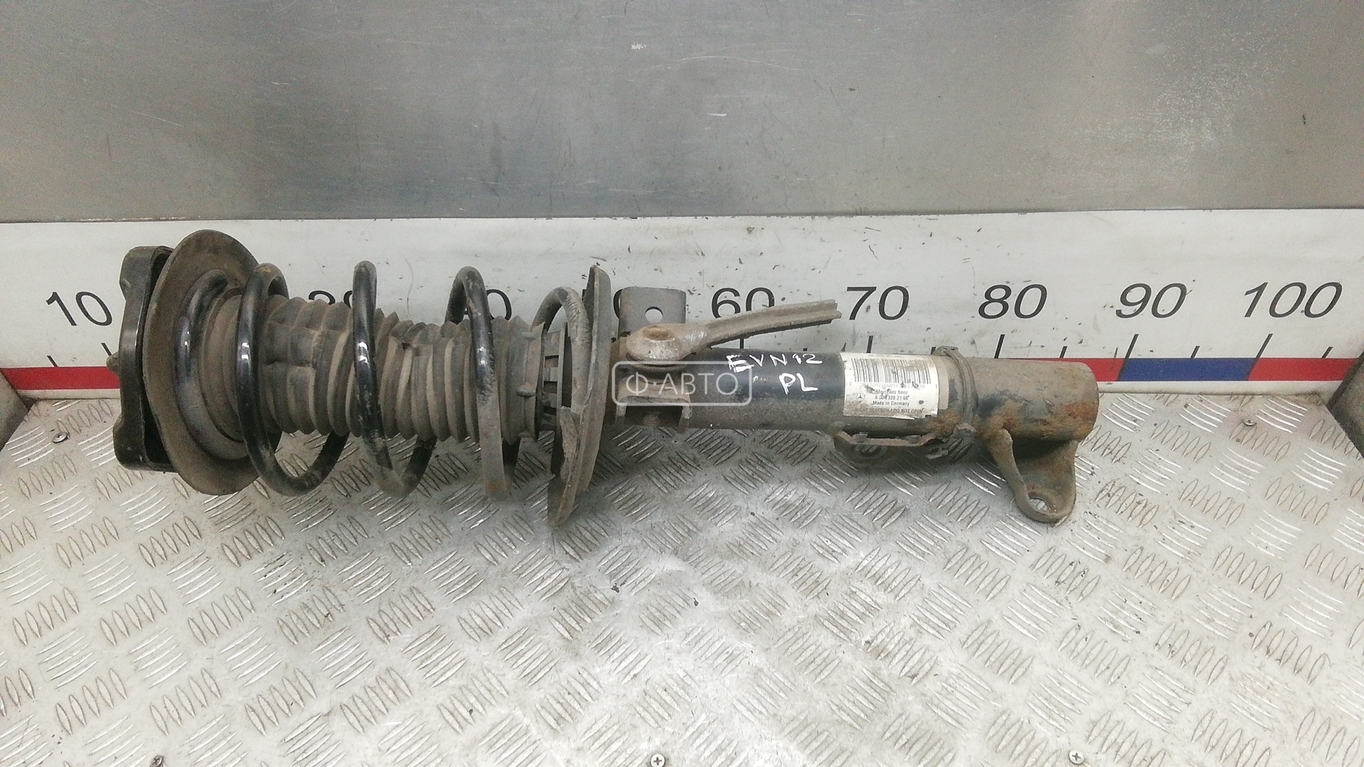 Стойка передняя левая