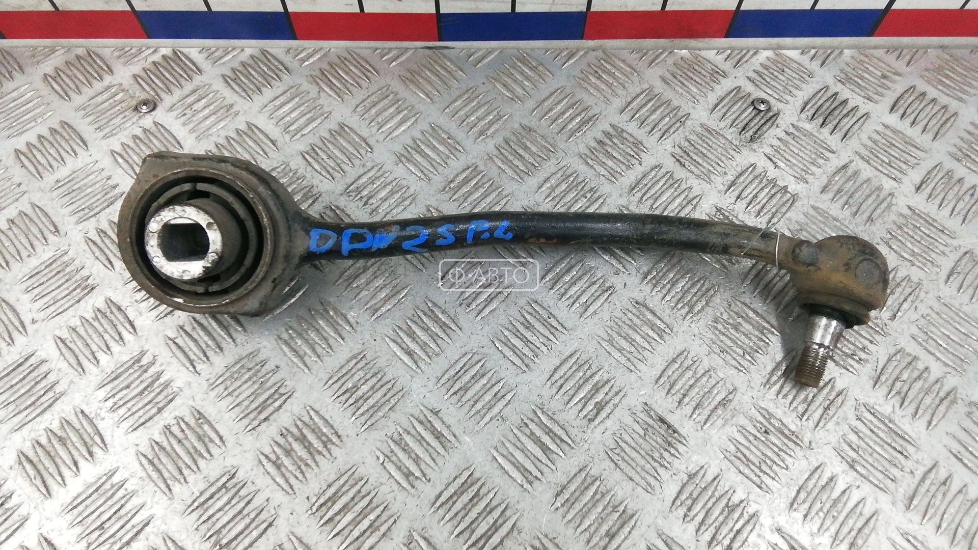 Рычаг передний нижний левый