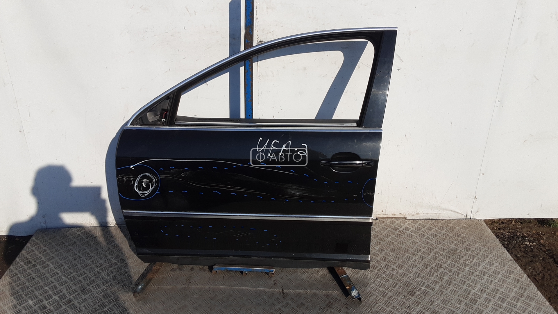 Дверь передняя левая