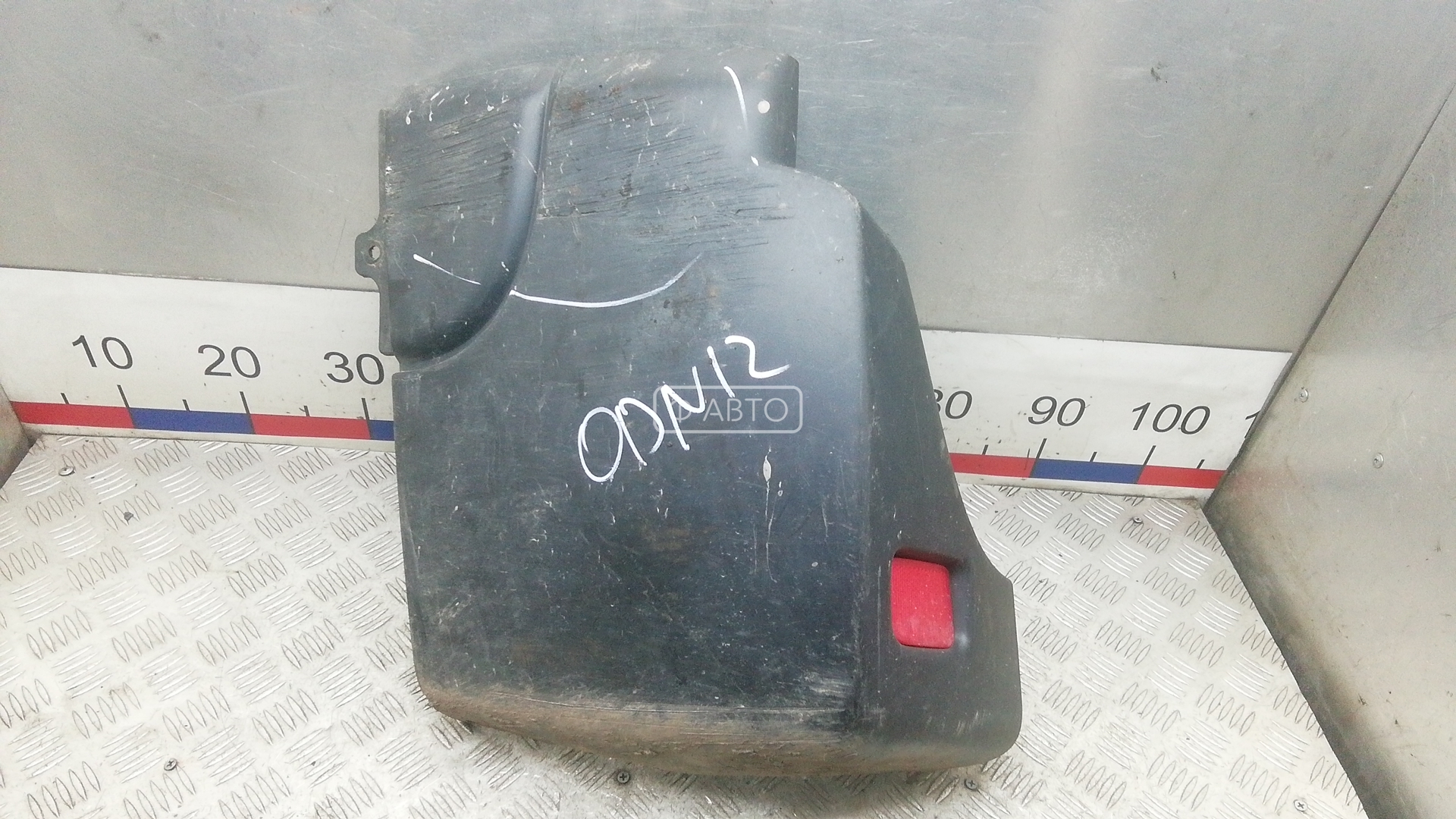 Клык бампера задний левый