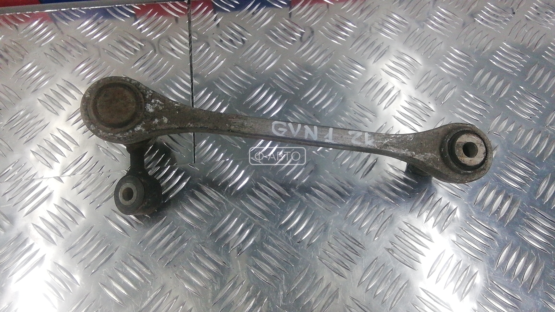 Рычаг задний