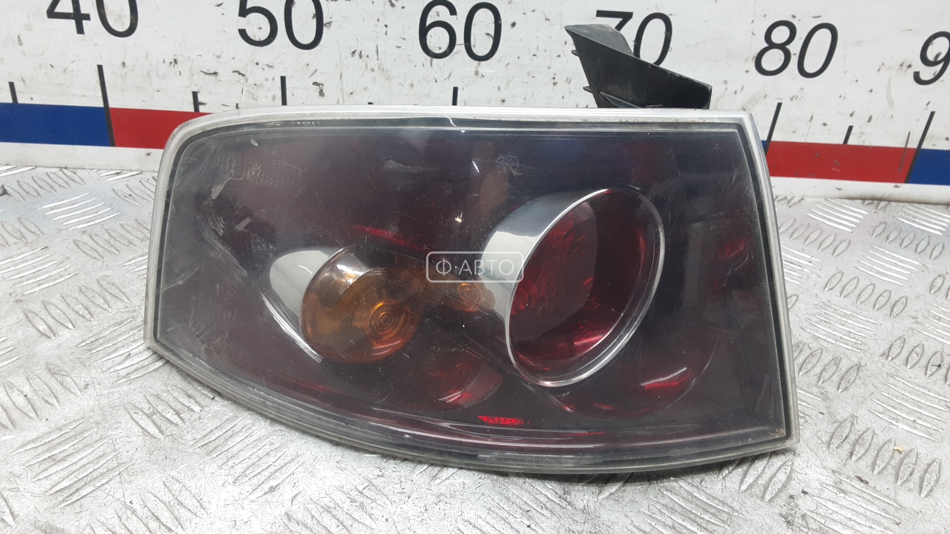 Фонарь задний левый