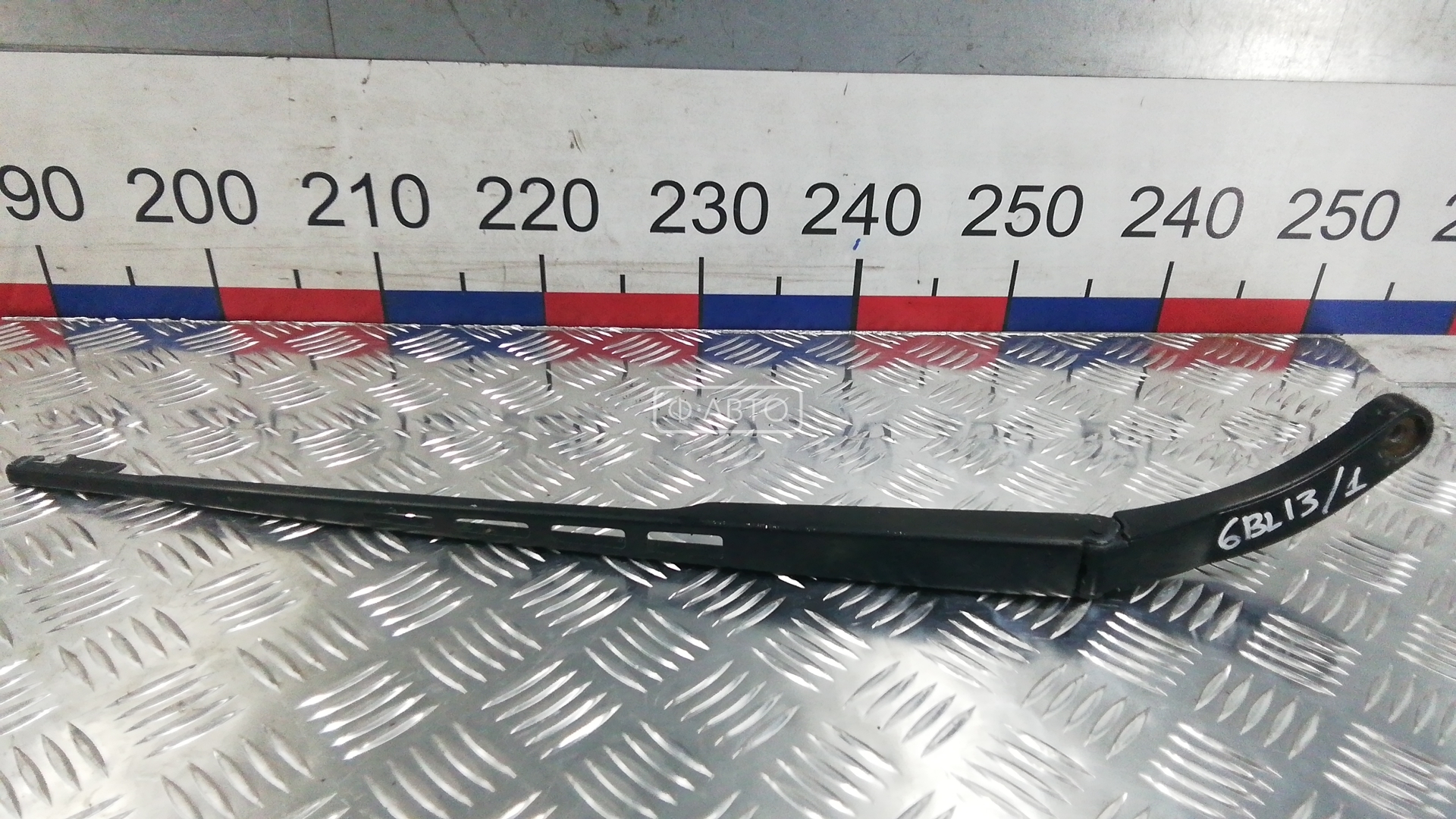 Щеткодержатель лобового стекла