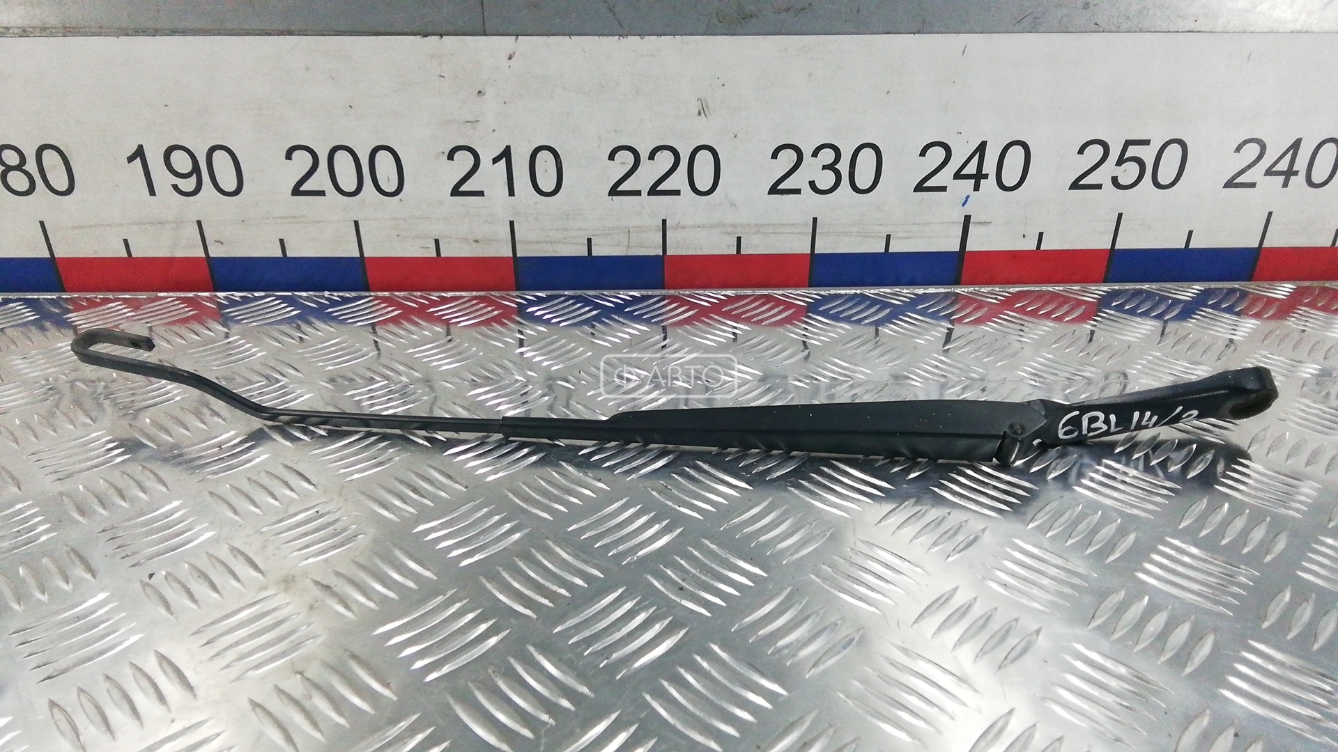 Щеткодержатель лобового стекла