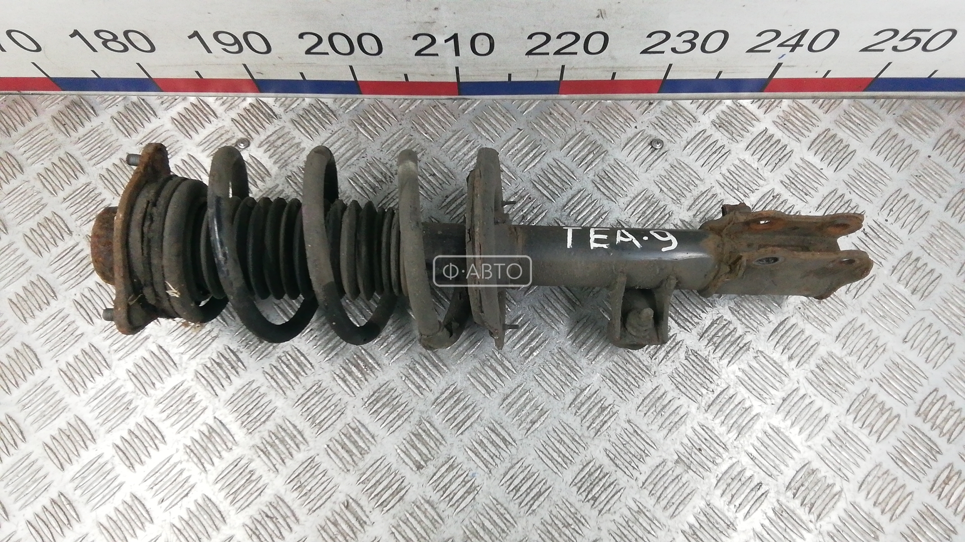 Стойка передняя левая