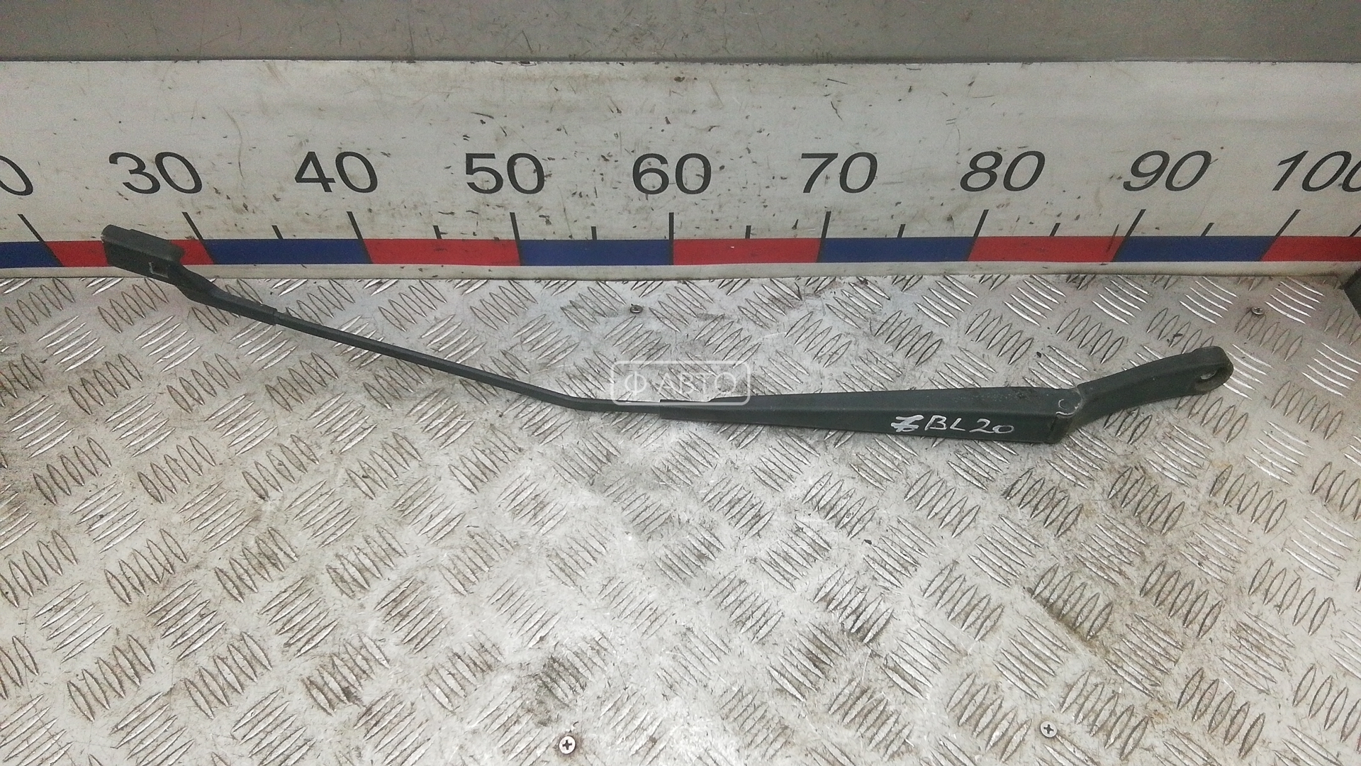 Щеткодержатель лобового стекла