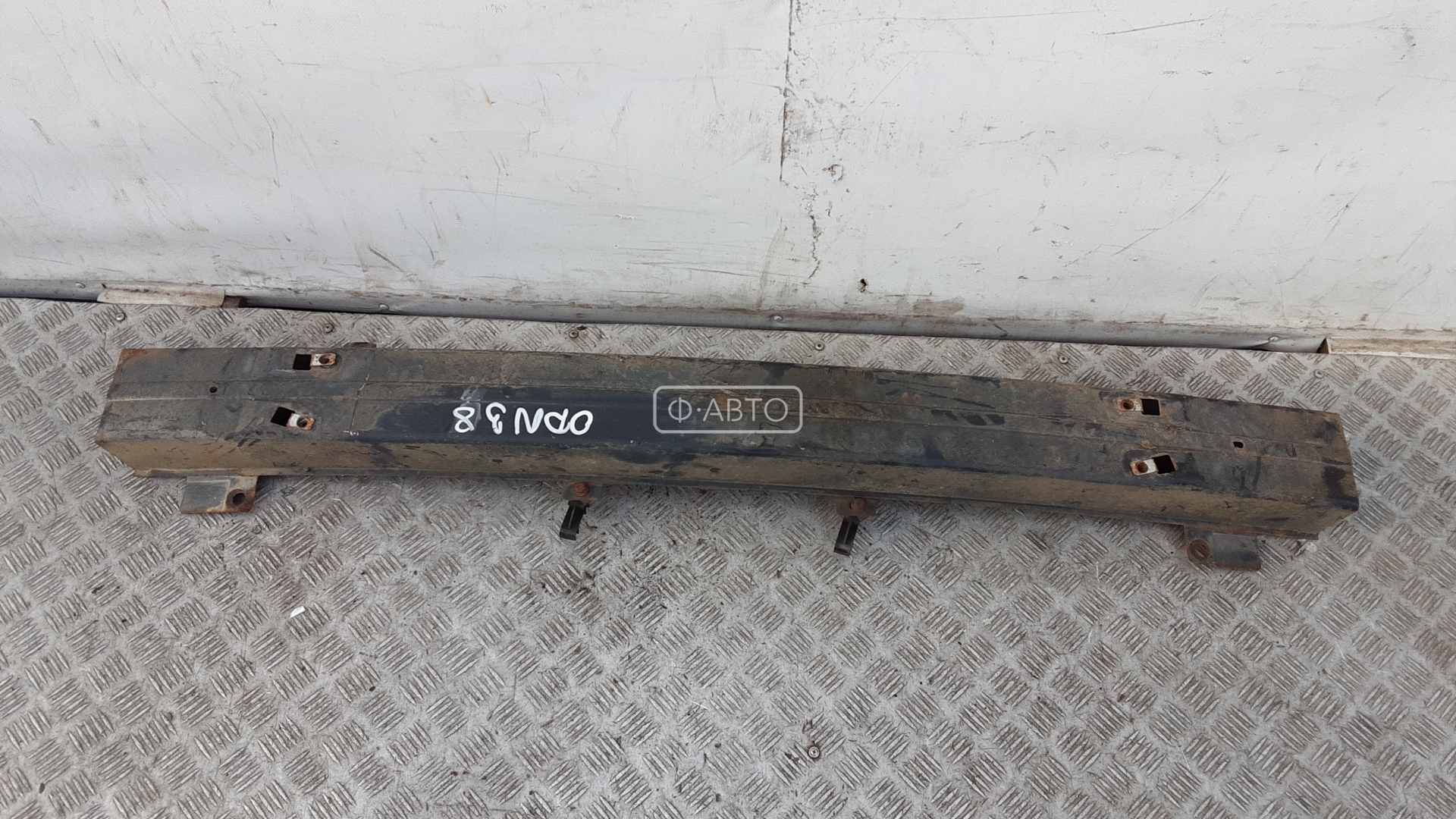 Усилитель бампера