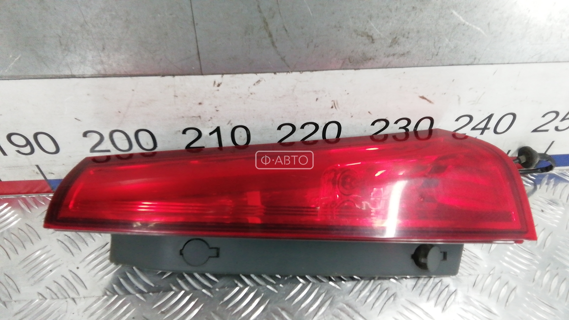 Фонарь задний правый