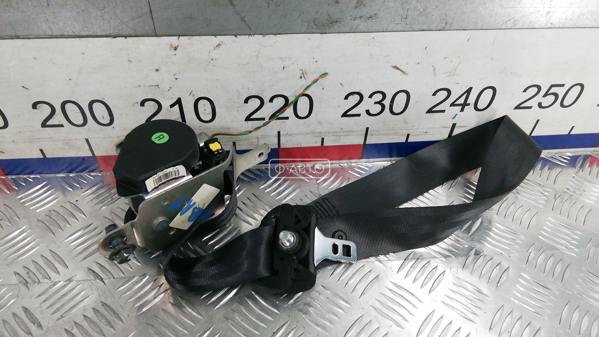 Ремень безопасности с пиропатроном сиденья переднего