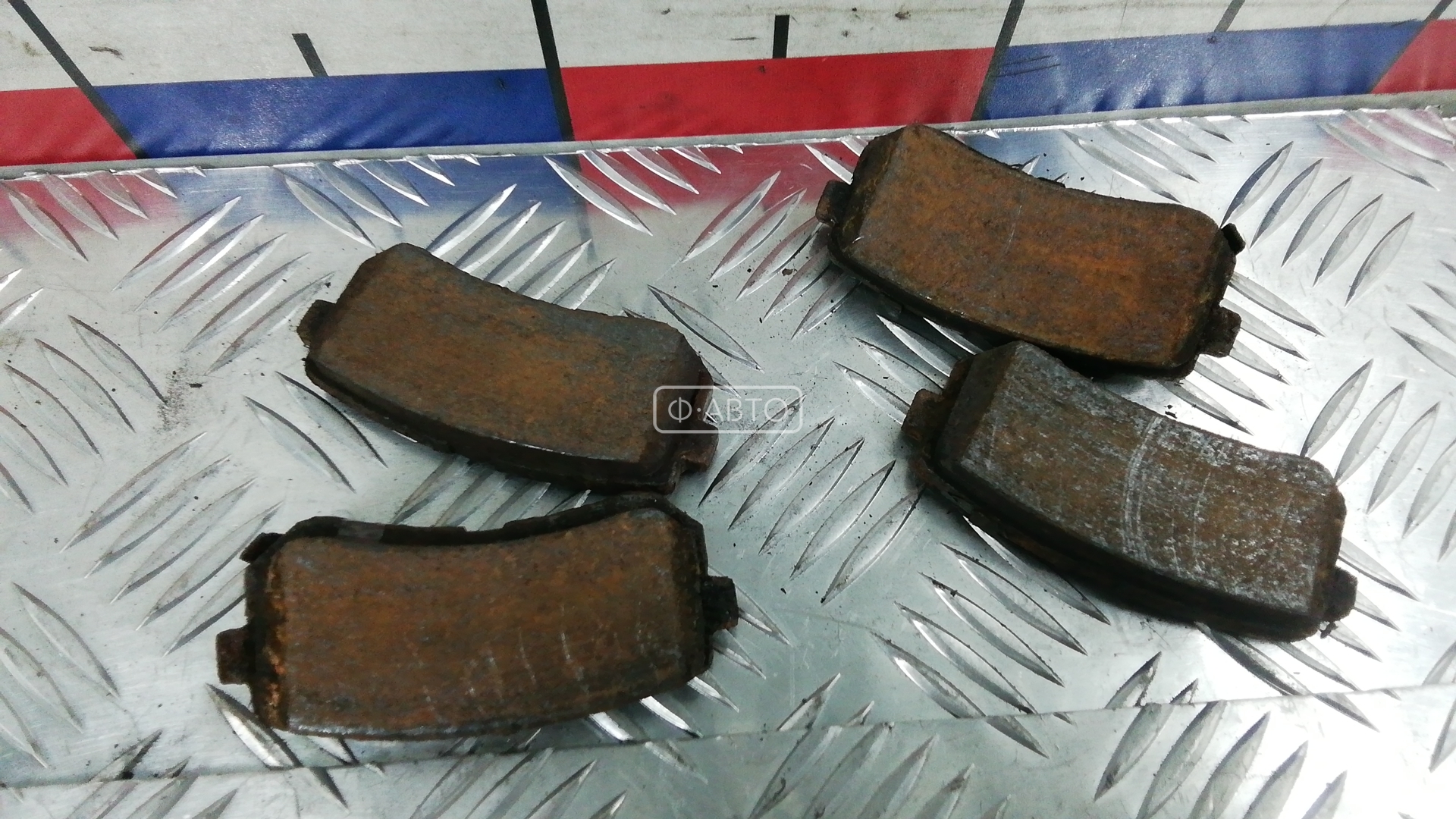 Тормозные колодки задние