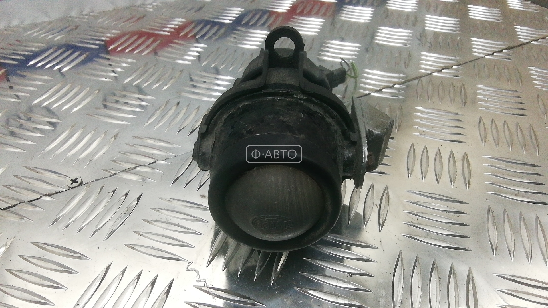 Фара галогенная левая передняя