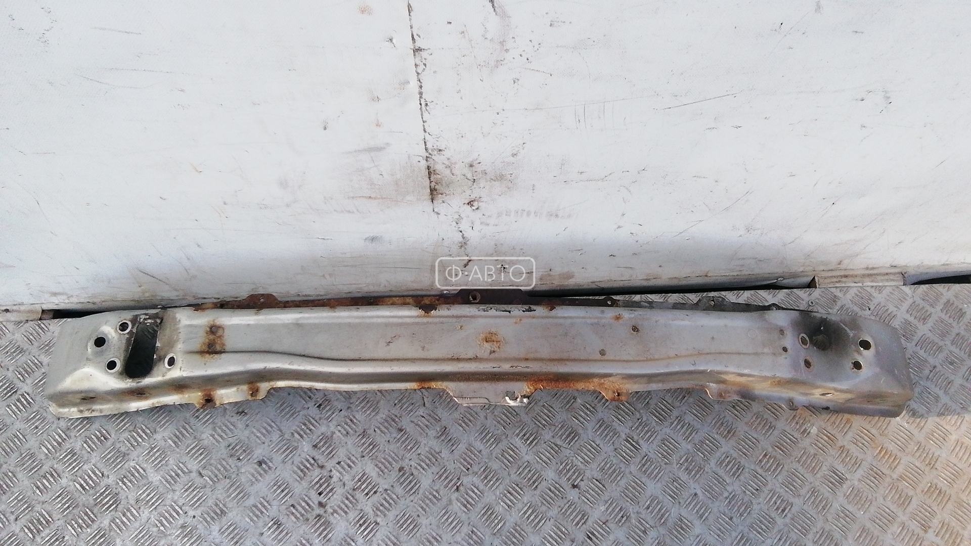 Усилитель бампера передний (кронштейн)