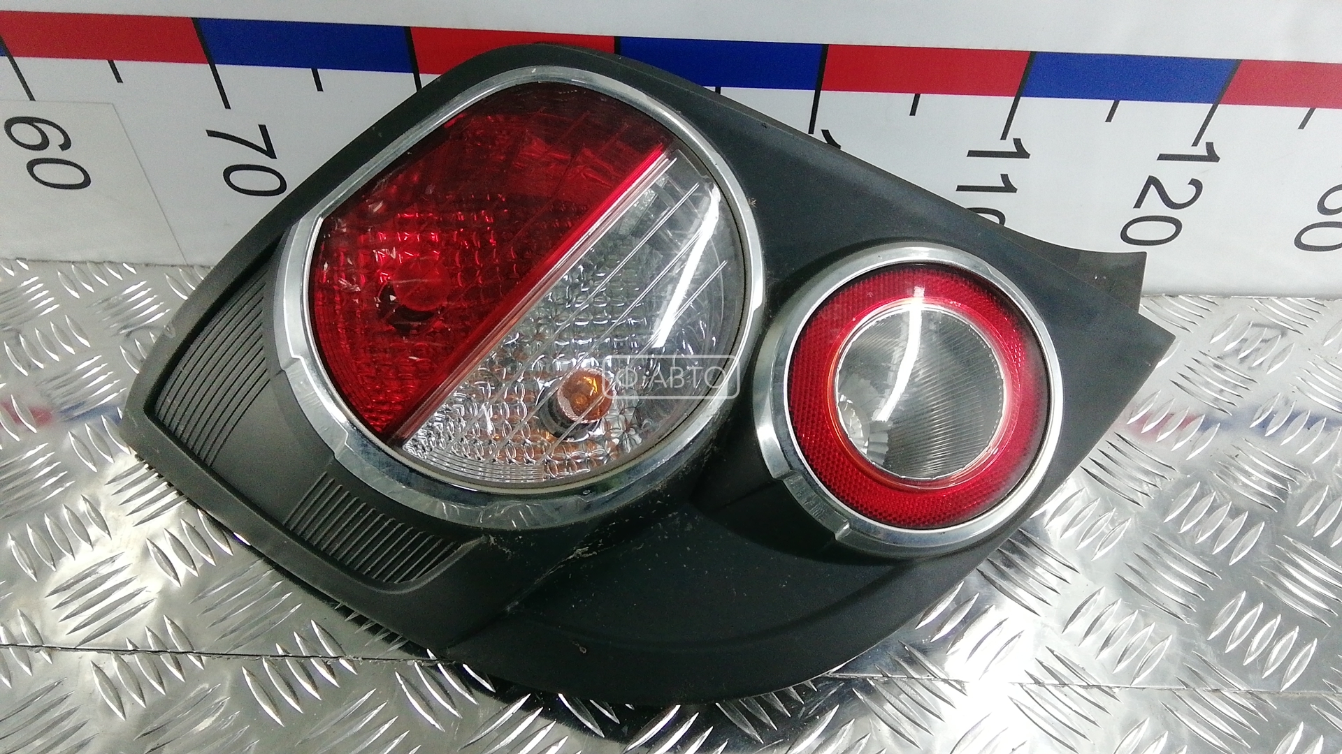 Фонарь задний левый