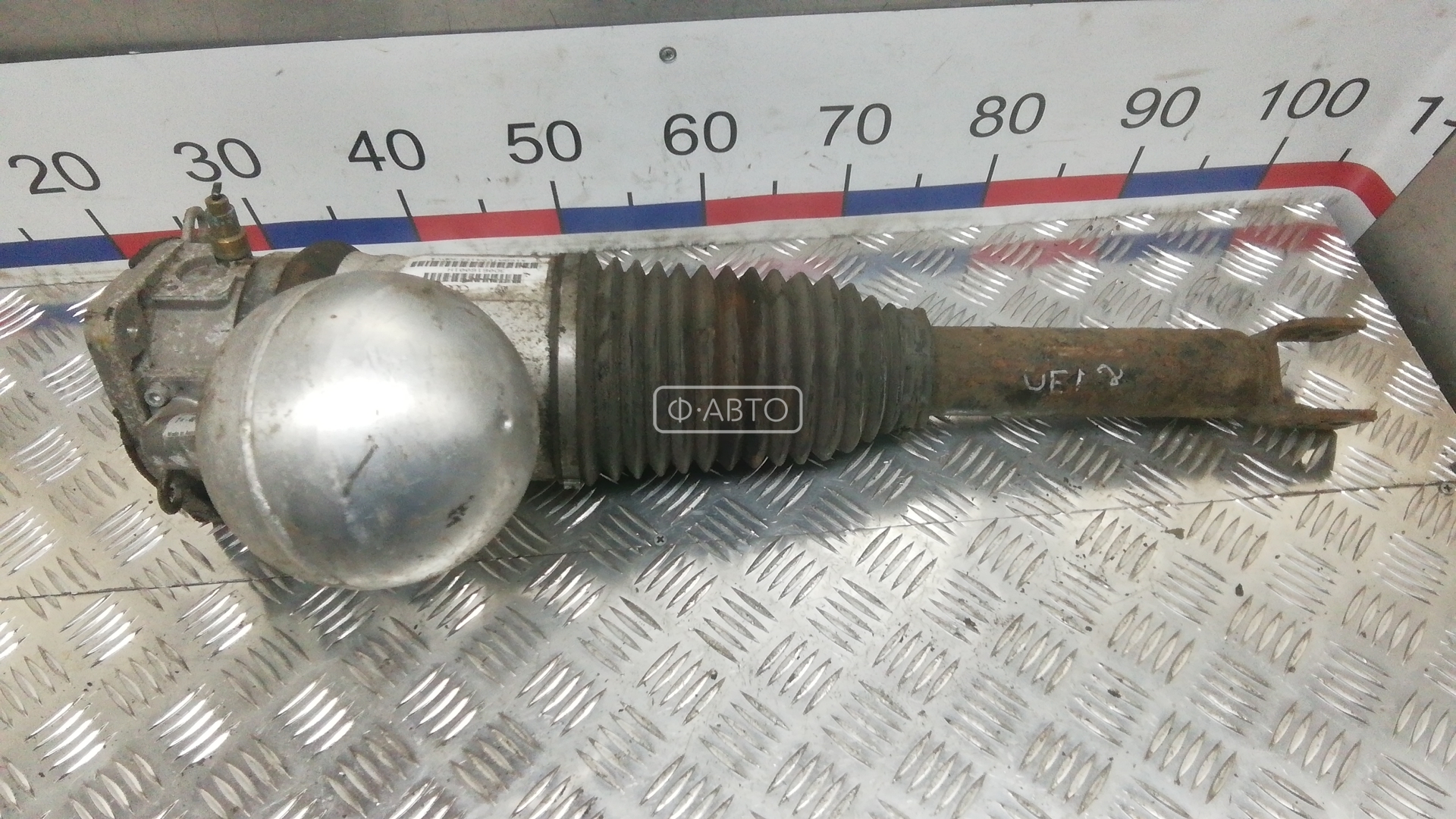 Стойка задняя левая