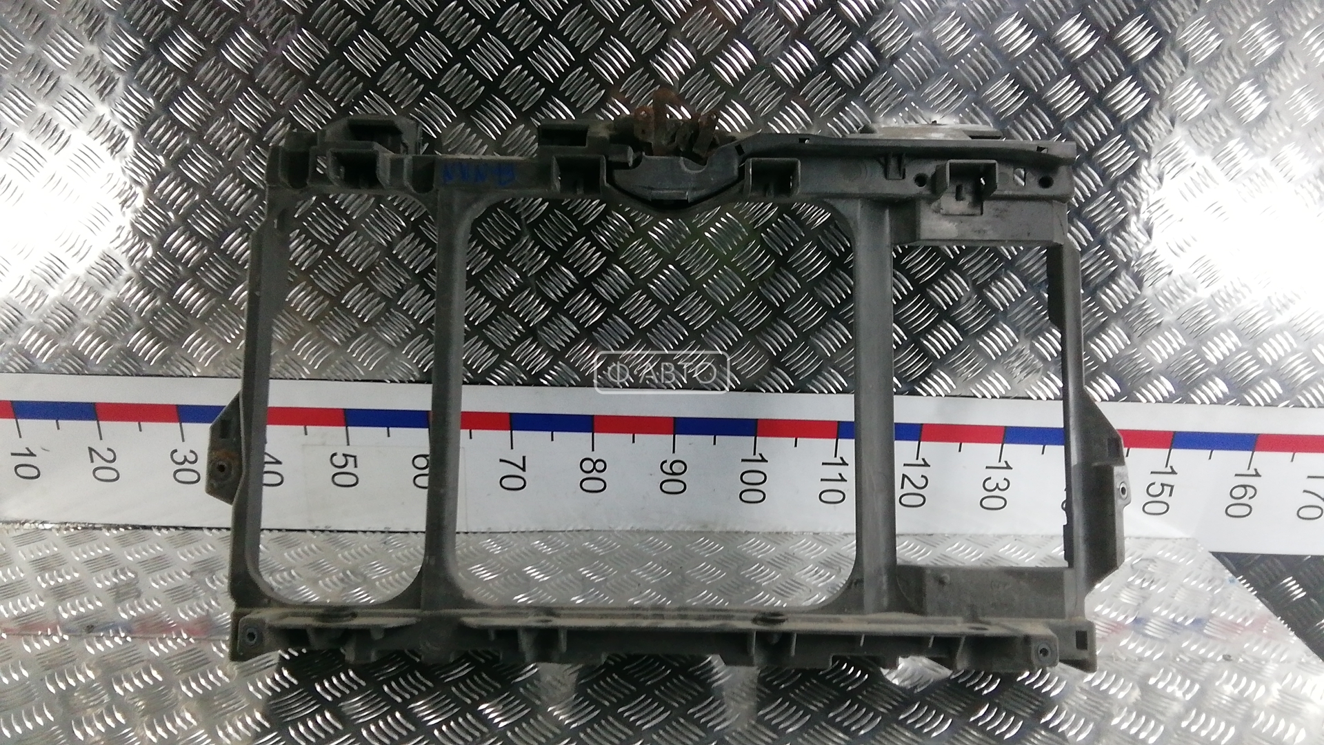 Передняя панель крепления облицовки (телевизор)