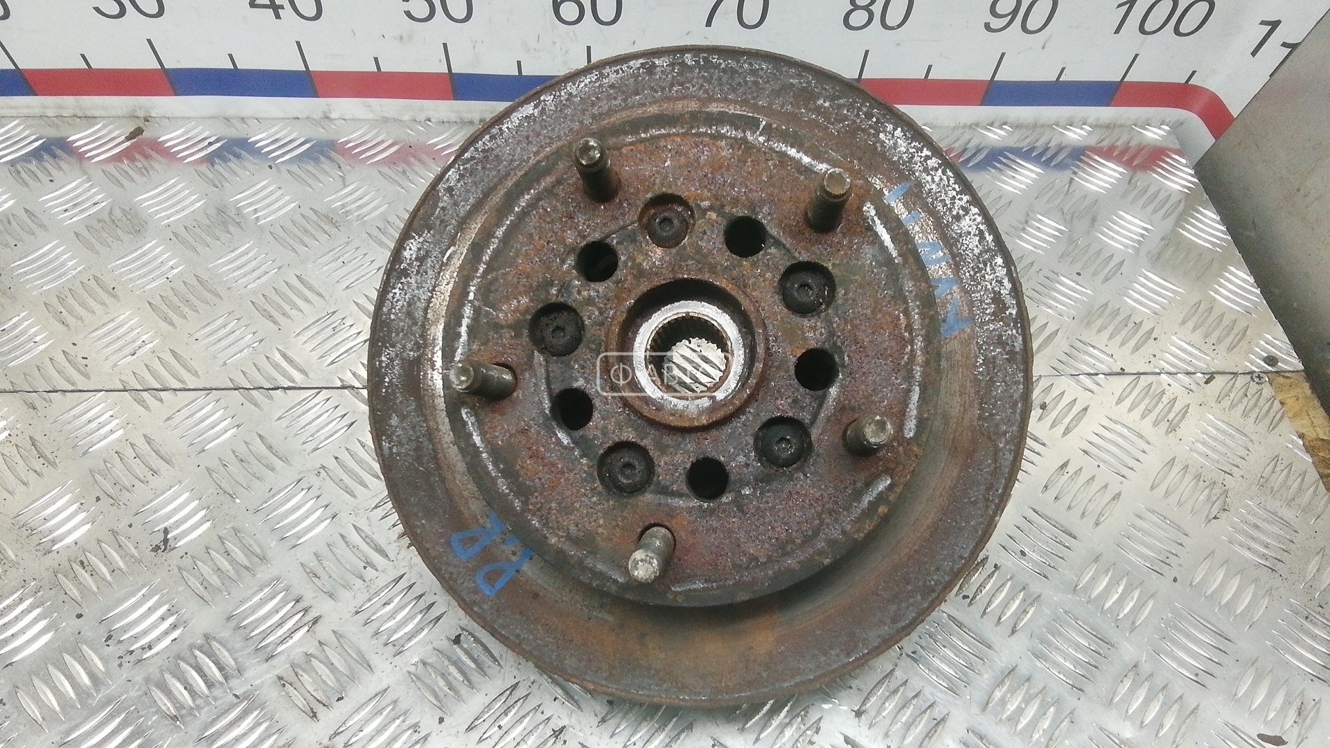 Ступица передняя правая