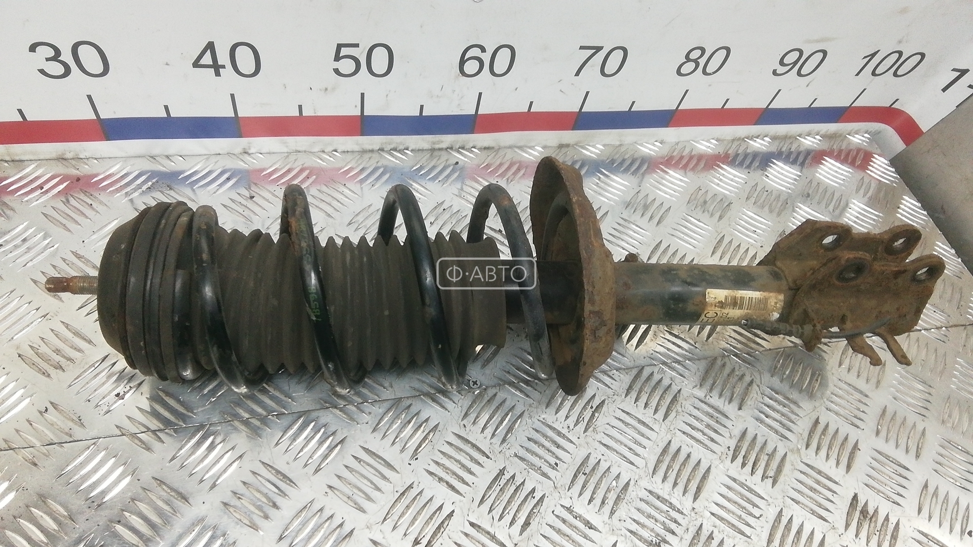 Стойка передняя левая