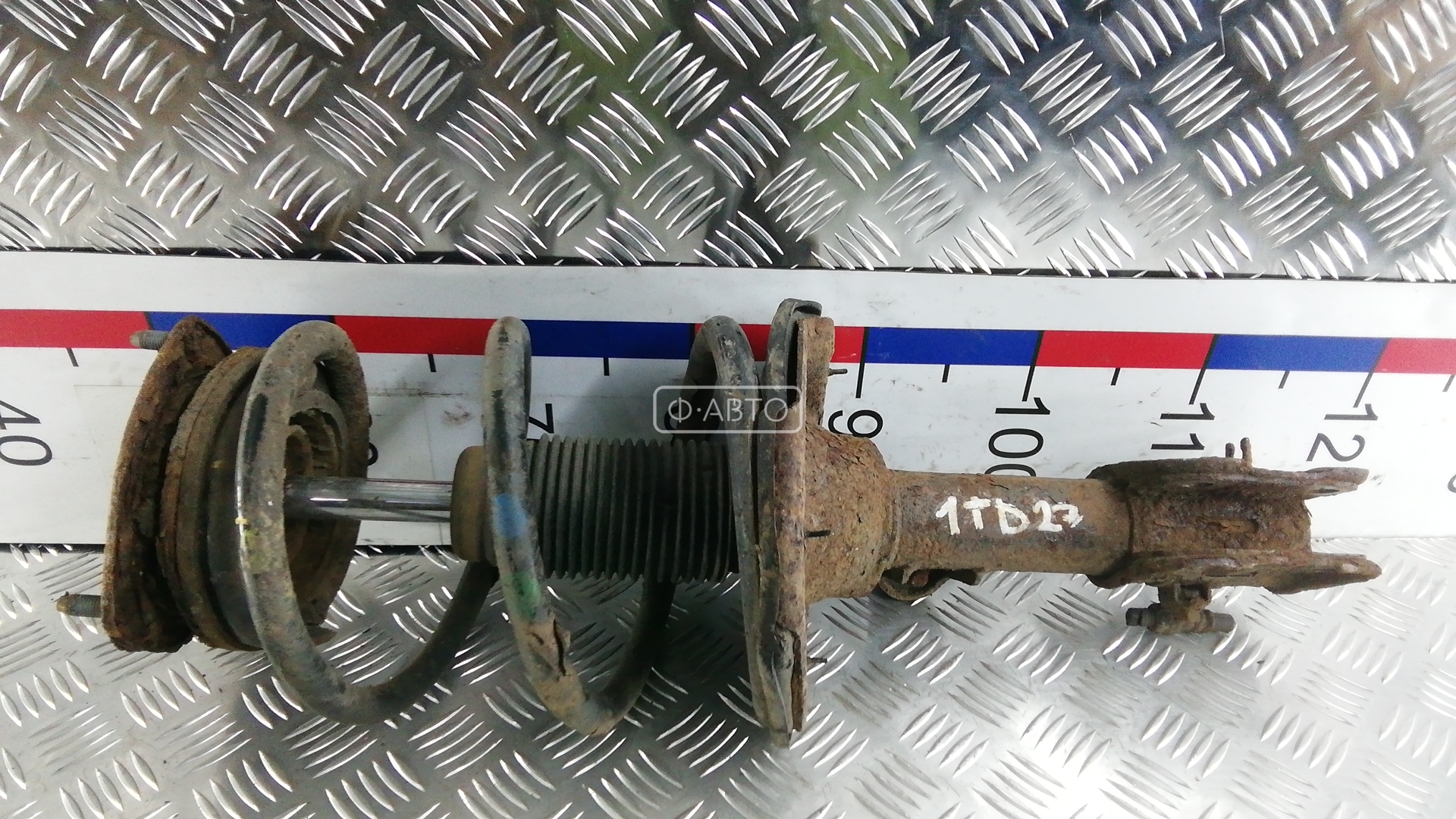 Стойка передняя правая