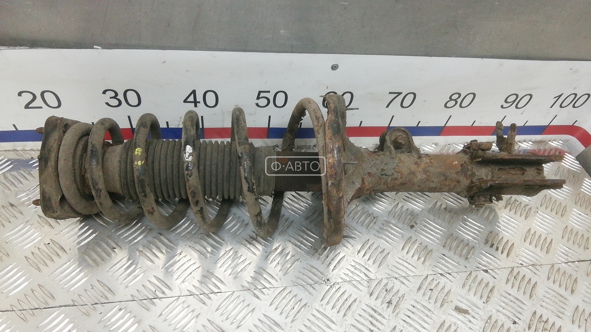 Стойка задняя правая