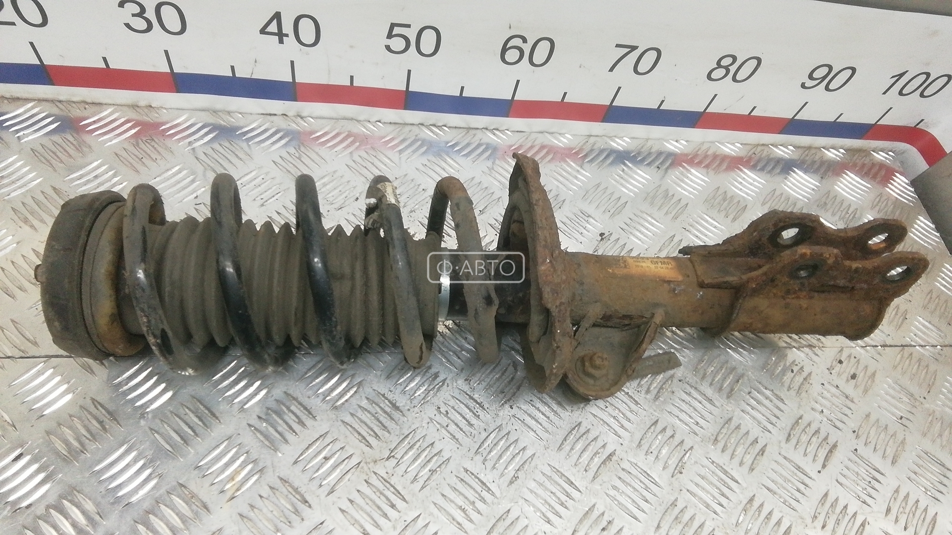 Стойка передняя правая