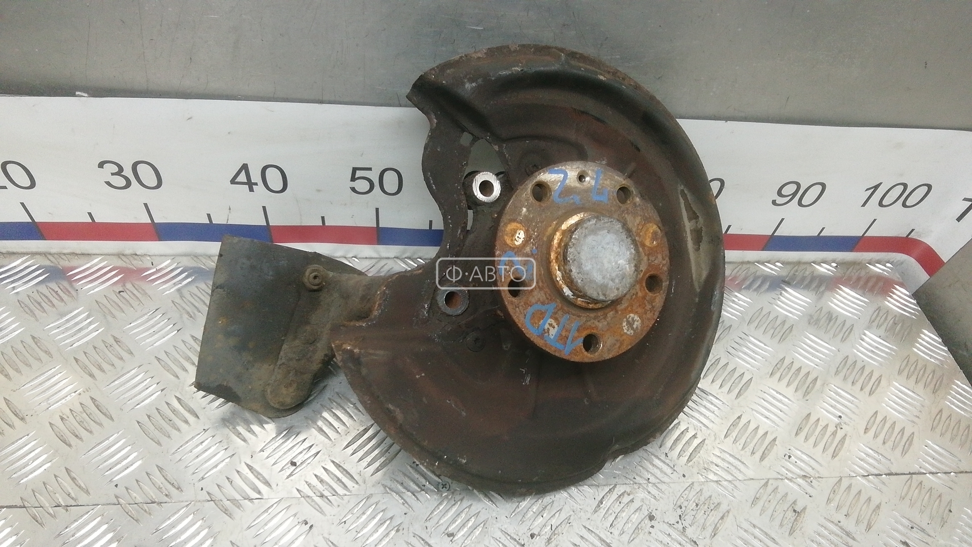 Ступица задняя левая