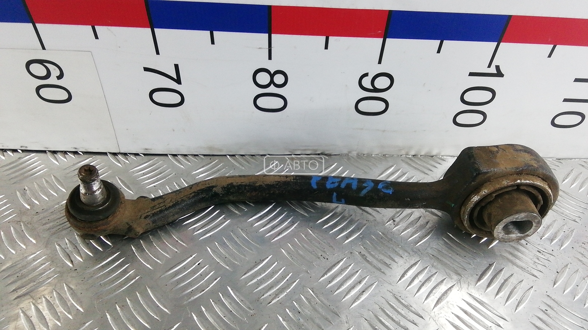 Рычаг передний нижний левый