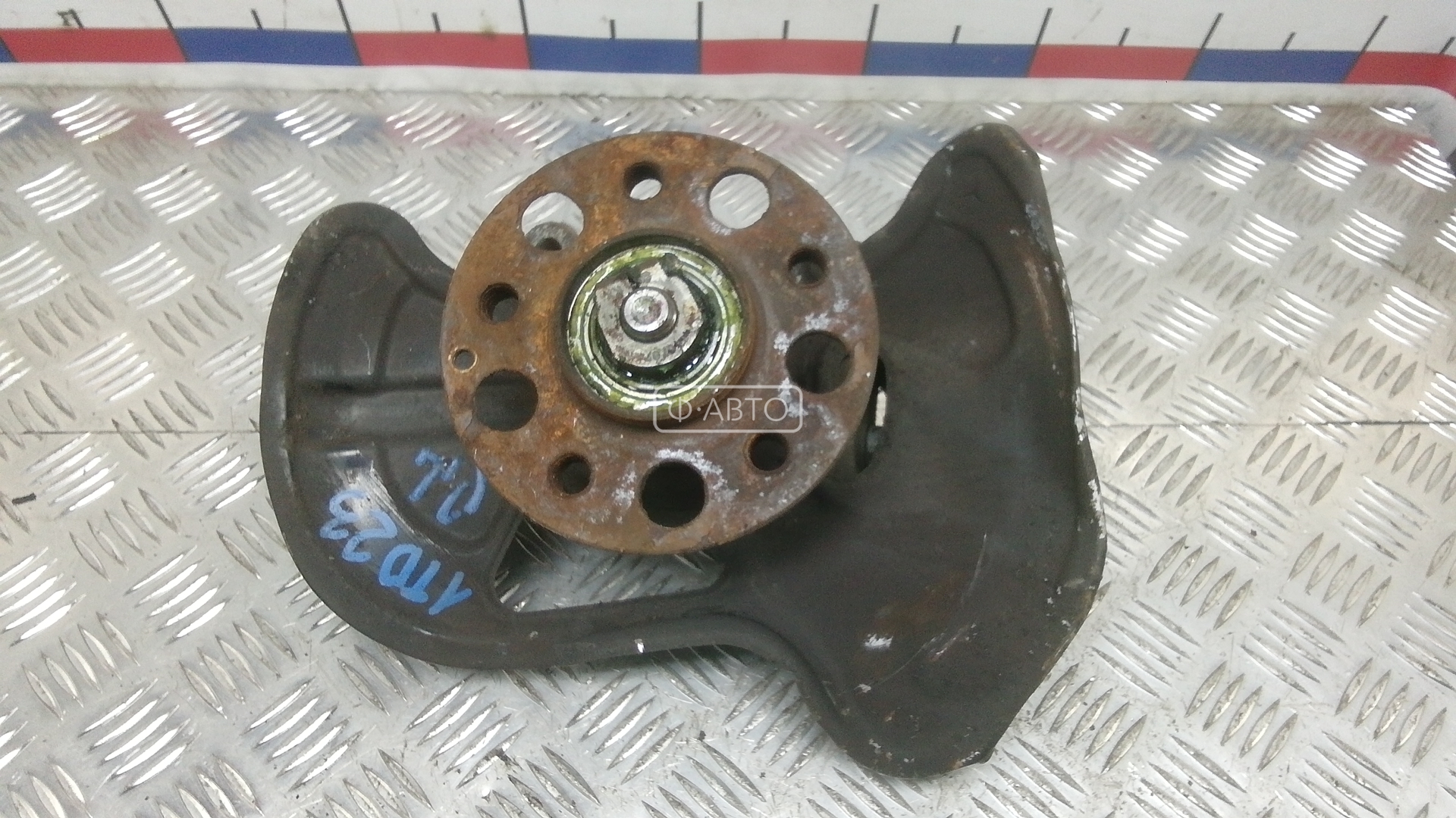 Ступица передняя левая