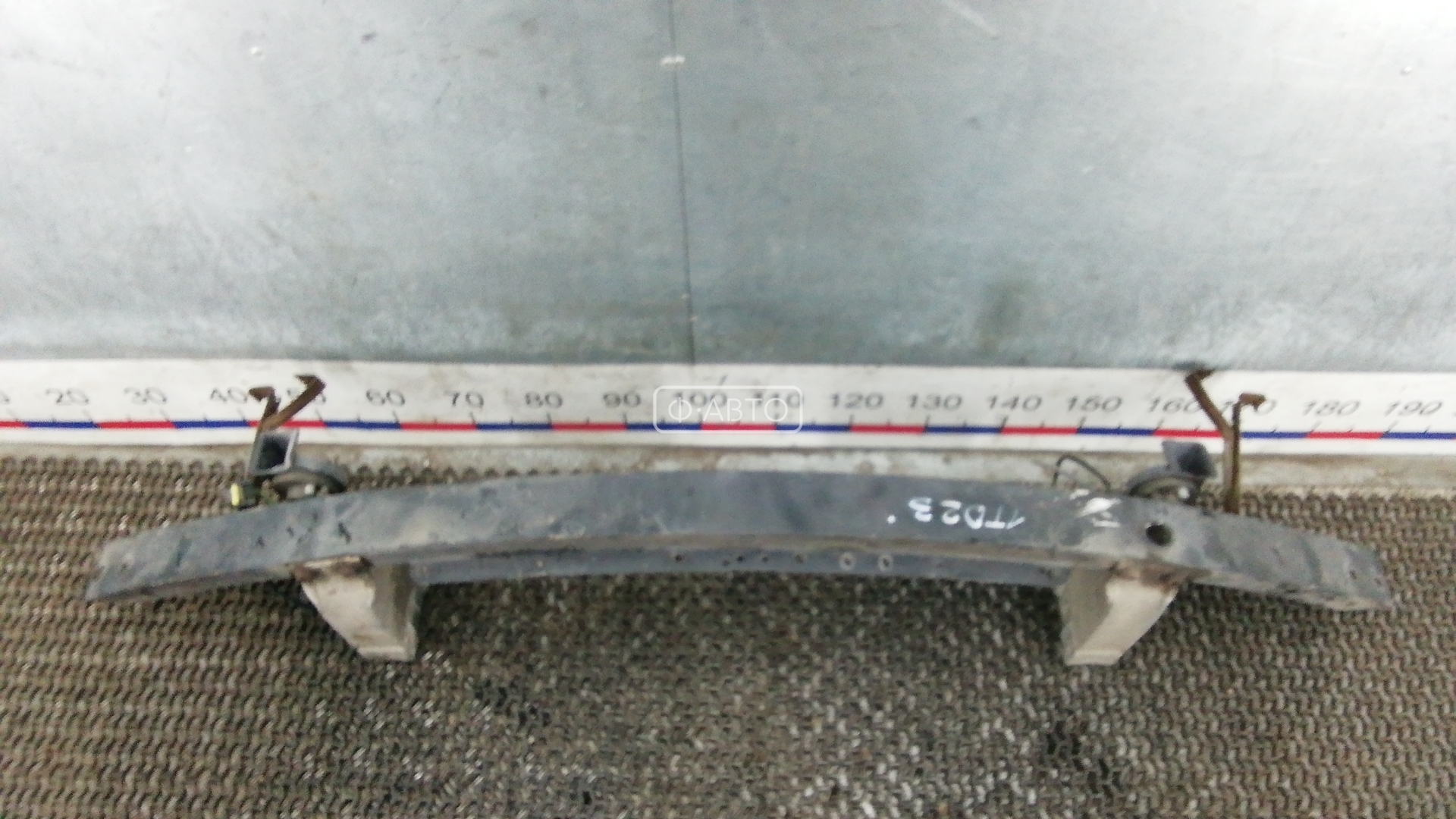 Усилитель бампера