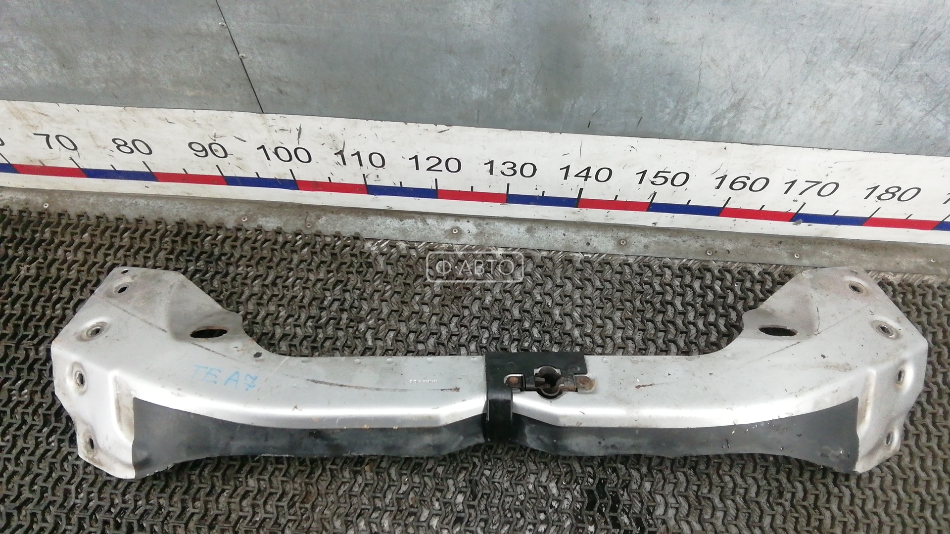 Рамка капота