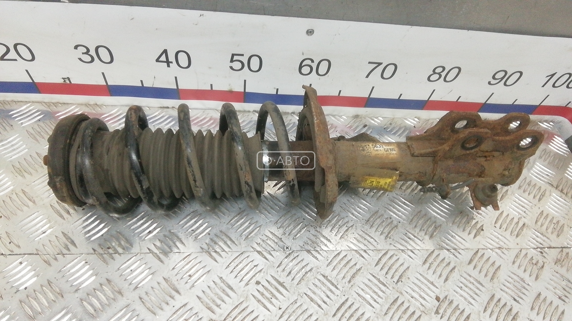 Стойка передняя левая