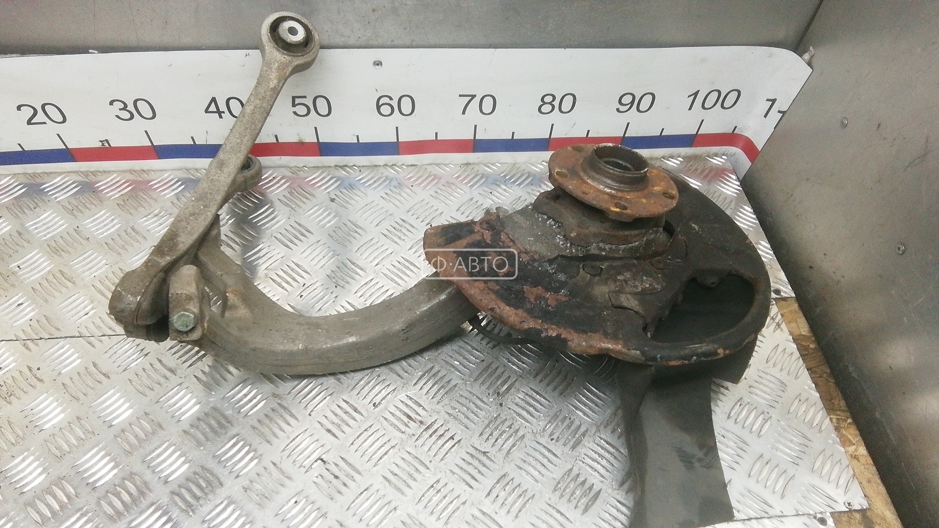 Ступица передняя левая